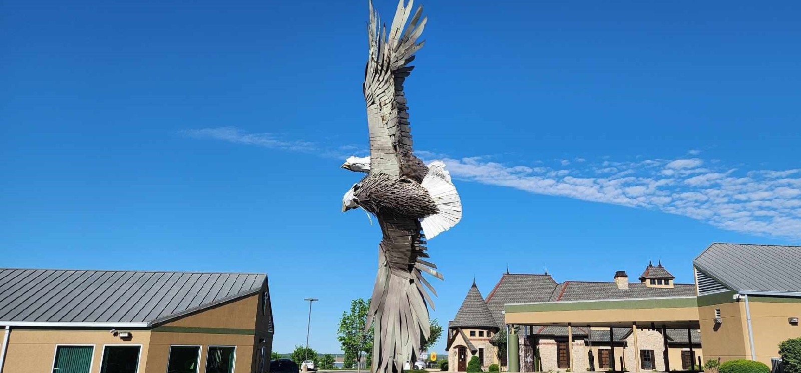 A picture of the two eagle statue in front of the Rolla, MO loan office.